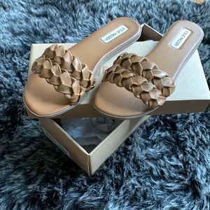 Steve Madden Tan Leather Sandal “Phrase” Size 9NEW